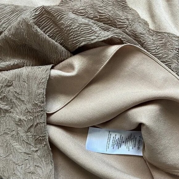 Vince Satin Crepe Textured Sleeveless Blouse - Sz M - Picture 6 of 8